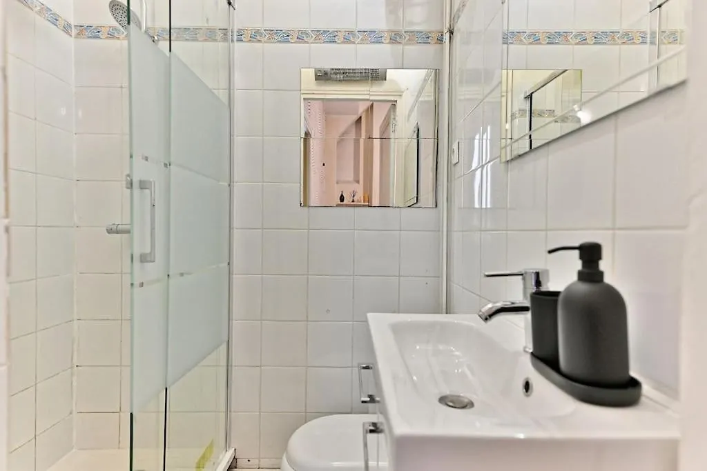 Apartment Rez-de-chaussee - Montparnasse Paris