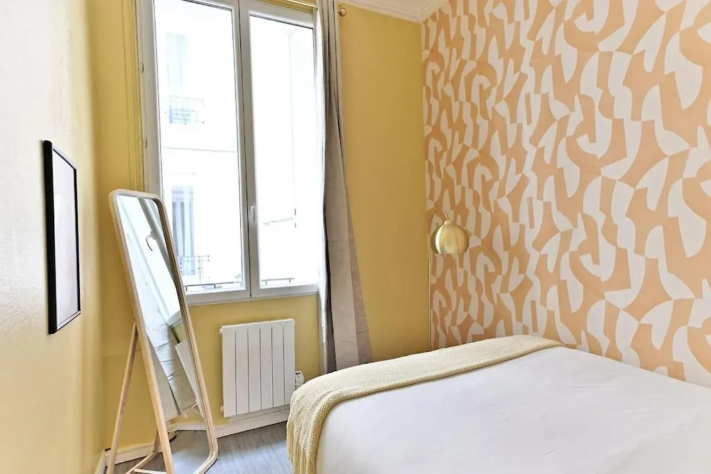 Rez-de-chaussee - Montparnasse * Paris